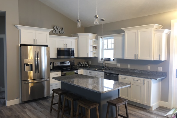 KĂŒhlschrank, Mikrowelle, Ofen, Herdplatte