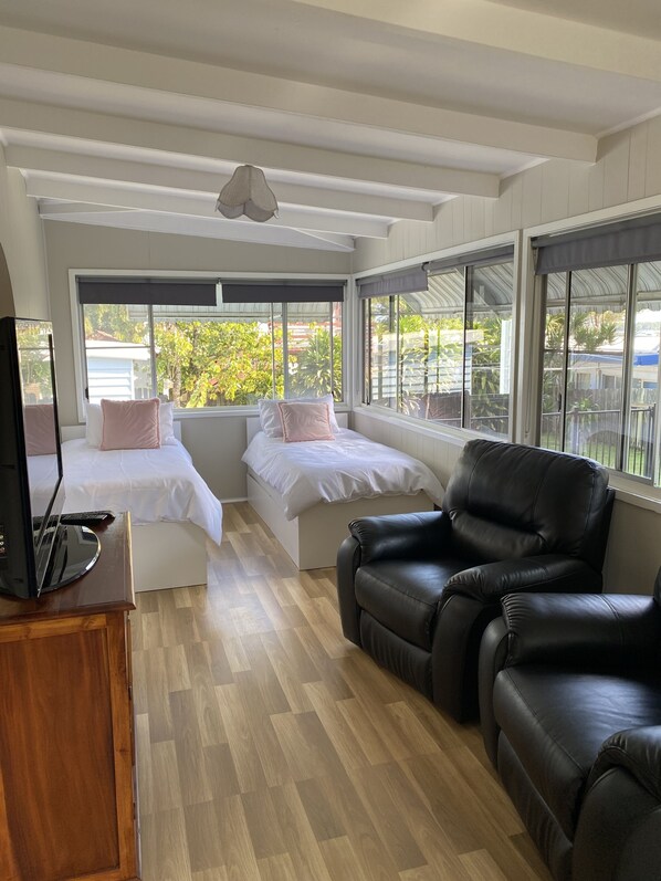 3 bedrooms, iron/ironing board