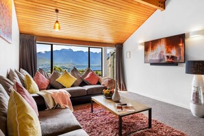 Smart-tv, Netflix, een dvd-speler en boeken