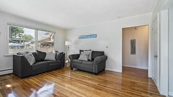 Comfort Cottage | Living area | Smart TV, Netflix, pay films