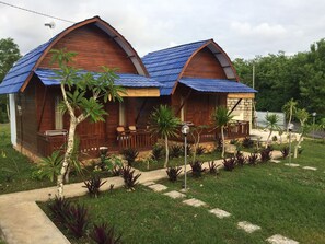 Standard Bungalow | Street view - Tanah Penida Bungalow (Penida Island)