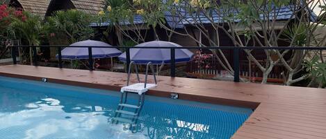 Outdoor pool, pool loungers