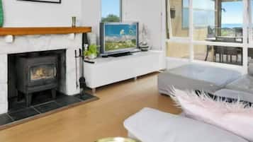 Smart TV, chimenea