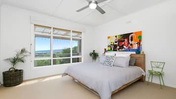 2 bedrooms, iron/ironing board, travel cot, free WiFi