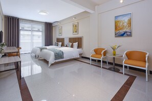 Standard Twin Room | Desk, blackout drapes, free WiFi - Ivy International Apartment (Guangzhou)