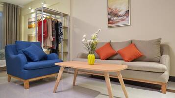 Desk, blackout curtains, free WiFi