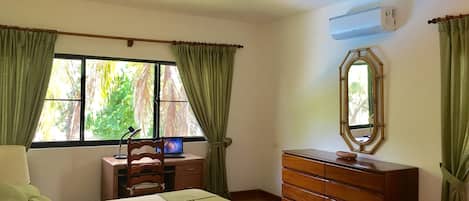 2 bedrooms, in-room safe, iron/ironing board, Internet