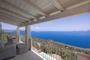Property grounds - Prestige Villas |  NISSAKI  |  Simply Stunning Brand New Villa Pelagos    (Nissaki, Corfu)