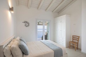 3 slaapkamers, een strijkplank/strijkijzer, wifi, beddengoed