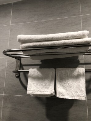 Minibar, desk, free WiFi - Melody Hotel (Nha Trang)