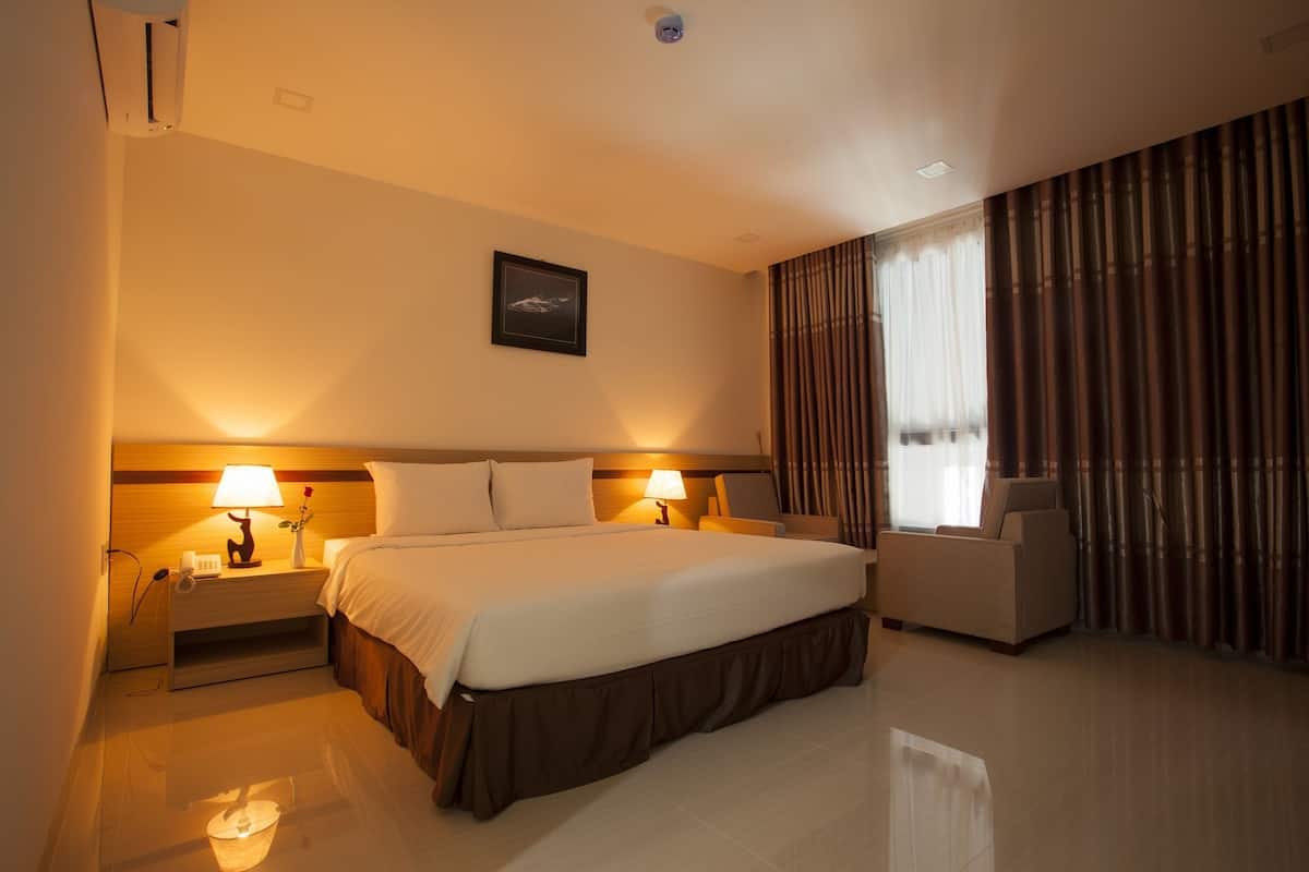 Deluxe Double Room | Minibar, desk, WiFi (free)