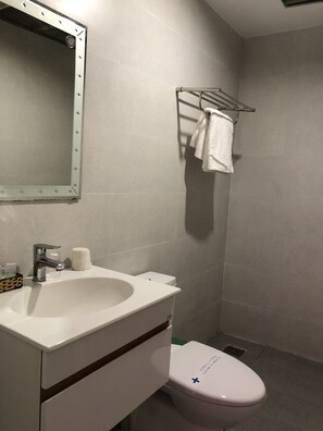 Bathroom - Melody Hotel (Nha Trang)
