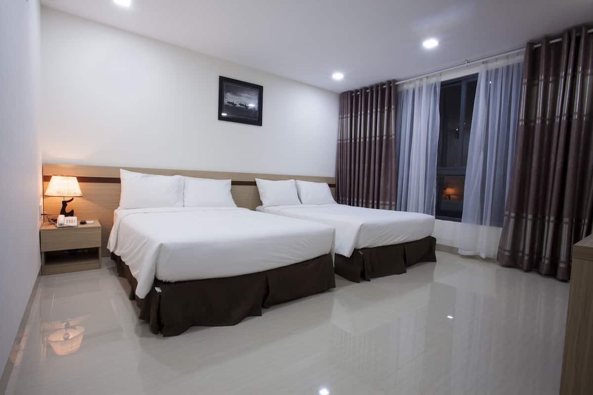 Deluxe Twin Room | Minibar, desk, WiFi (free)