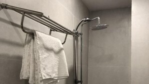 Bathroom - Melody Hotel (Nha Trang)