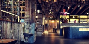 Reception - MountainTraveler (Ren'ai)