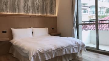 Habitación doble estándar, 1 cama matrimonial, para no fumadores | Escritorio, cortinas blackout, wifi gratis y ropa de cama