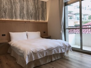 Standard Double Room, 1 Double Bed, Non Smoking | Desk, blackout drapes, free WiFi, bed sheets - MountainTraveler (Ren'ai)