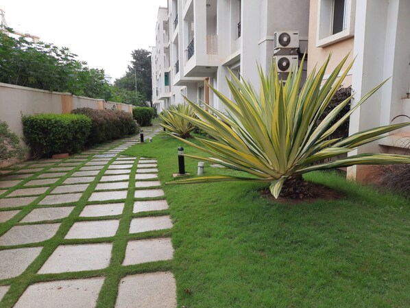 Garden view - Nagarjuna Suites (Bengaluru)