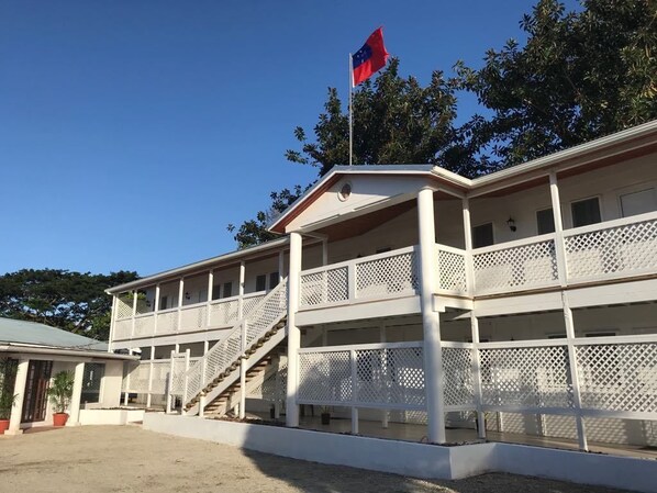 Front of property - The White House Hotel Samoa (Apia)