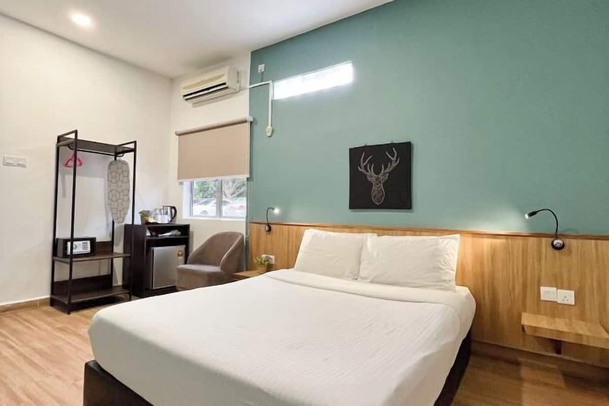 Minibar, in-room safe, blackout drapes, iron/ironing board