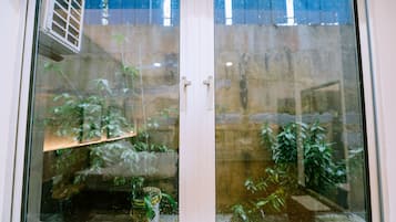 高級雙人房 | 迷你吧、房內夾萬、遮光窗簾/窗簾、熨斗/熨衫板