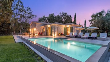 Außenpool, Infinity-Pool