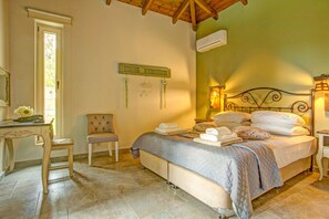 3 Schlafzimmer, Zimmersafe, Schreibtisch, Bügeleisen/Bügelbrett