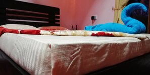 Double Room, Non Smoking | Desk, soundproofing, free WiFi - Ella Summer Lesser (Katana)