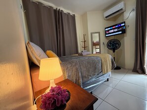 1 Schlafzimmer, Verdunkelungsvorhänge, kostenloses WLAN, Bettwäsche