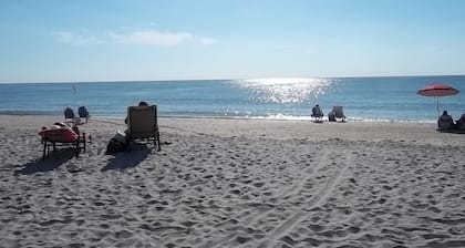Recién reformado a pocos minutos de la playa !!