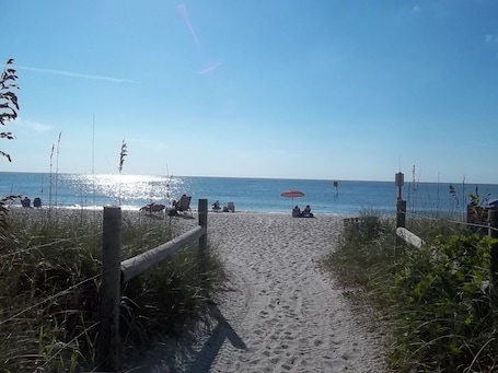 Beach. Newly renovated only minutes away from the beach!!