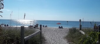 Nylig renovert bare få minutter fra stranden!