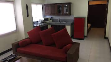 Apartemen Tradisional, 1 Tempat Tidur Double, Bebas Asap Rokok | 1 kamar tidur, brankas, setrika/meja setrika, dan Wi-Fi gratis