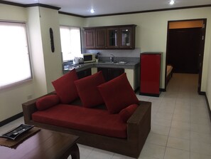 トラディショナル アパートメント ダブルベッド 1 台 禁煙 | 1 室のベッドルーム、セーフティボックス (室内)、アイロン / アイロン台、WiFi (無料)