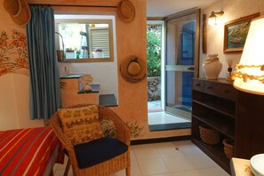 3 chambres, fer et planche à repasser, Wi-Fi, draps fournis