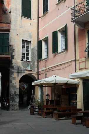 Exterior. At Andrea's knot - Code Citra 011019-LT-0300