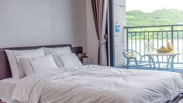 Double Room (B) | Premium bedding, down duvets, individually decorated, laptop workspace