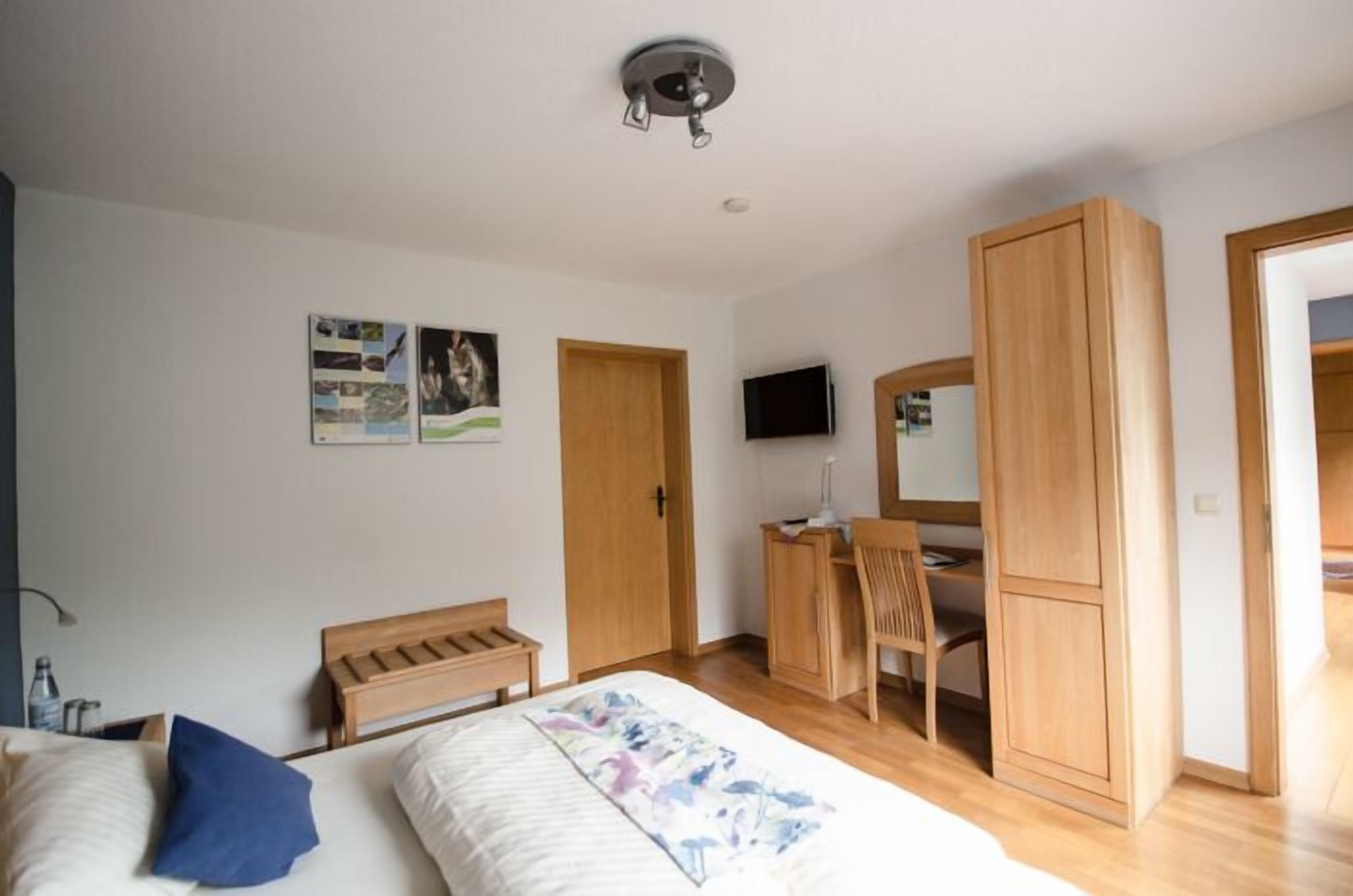 Double Room | Hypo-allergenic bedding, desk, blackout curtains, soundproofing