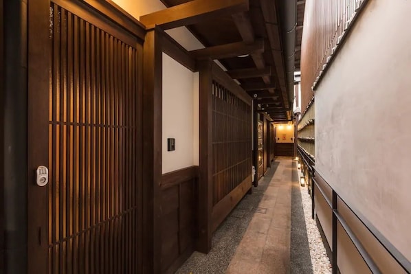 Property entrance - No.10 Kyoto (Kyoto)