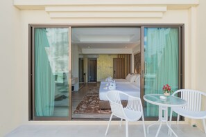 Deluxe Quadruple with Balcony (Sea View)