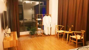 Superior Double Room | Desk, blackout drapes, soundproofing, free WiFi