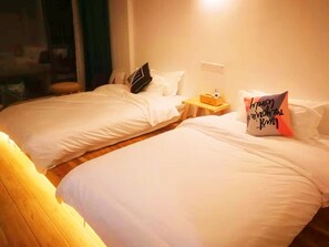 Bureau, rideaux occultants, chambres insonorisées, Wi-Fi gratuit