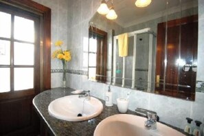 Badekar, håndklæder, Toiletpapir