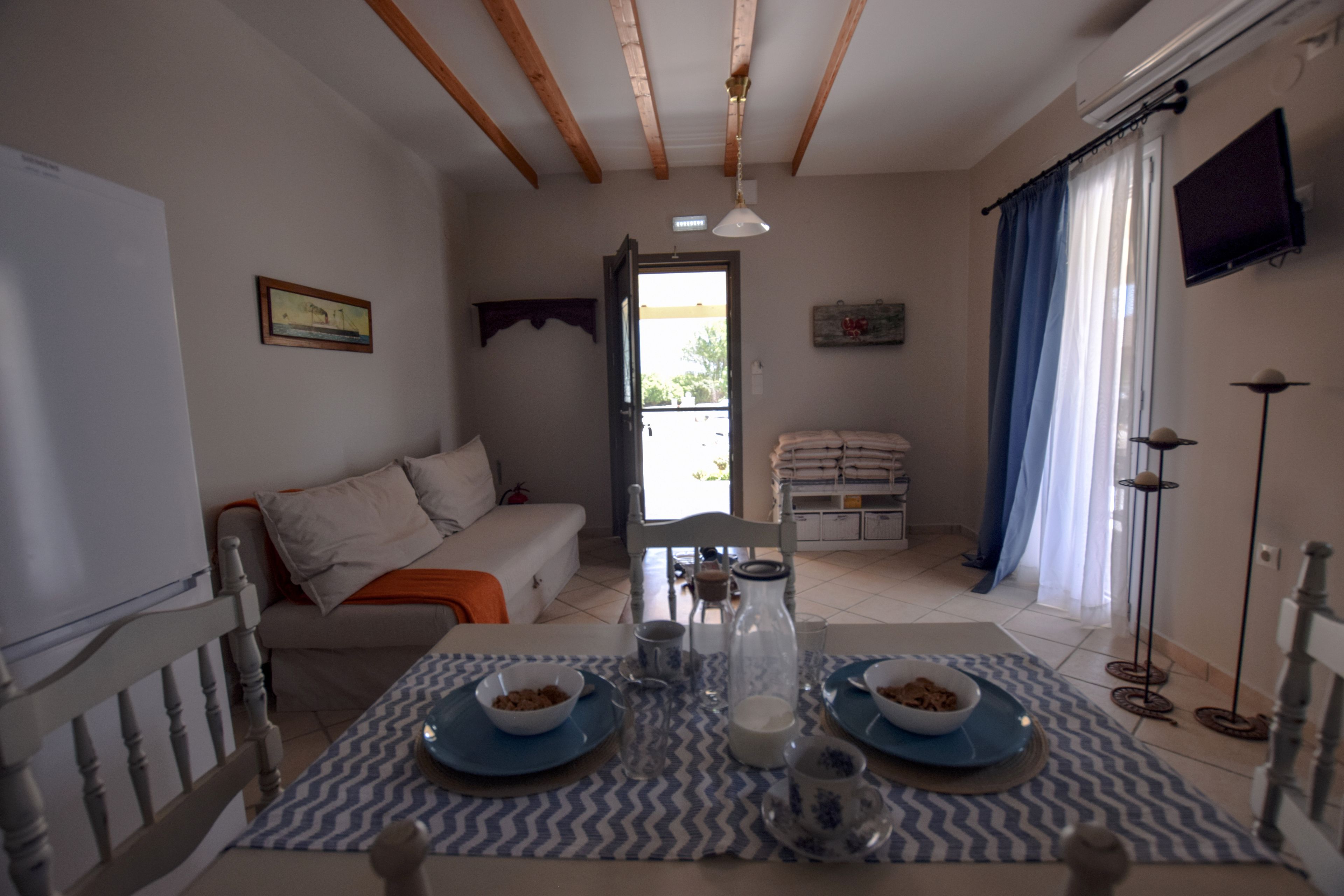 家庭别墅 (B) | 起居区 | 平板电视