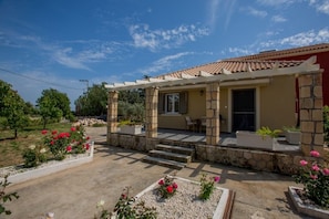 Front of property - spedion villa kefallonia (Kefalonia)
