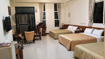 Family Room, Multiple Beds, Non Smoking | Desk, soundproofing, WiFi (free), bed sheets