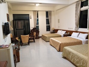 Family Room, Multiple Beds, Non Smoking | Desk, soundproofing, free WiFi, bed sheets - Feng Lin Homestay (Shuili)