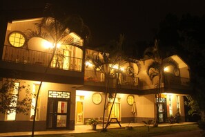 Façana frontal de l'allotjament