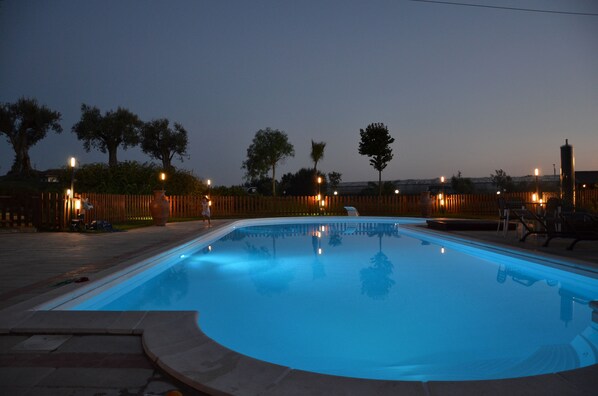 Außenpool, Liegestühle