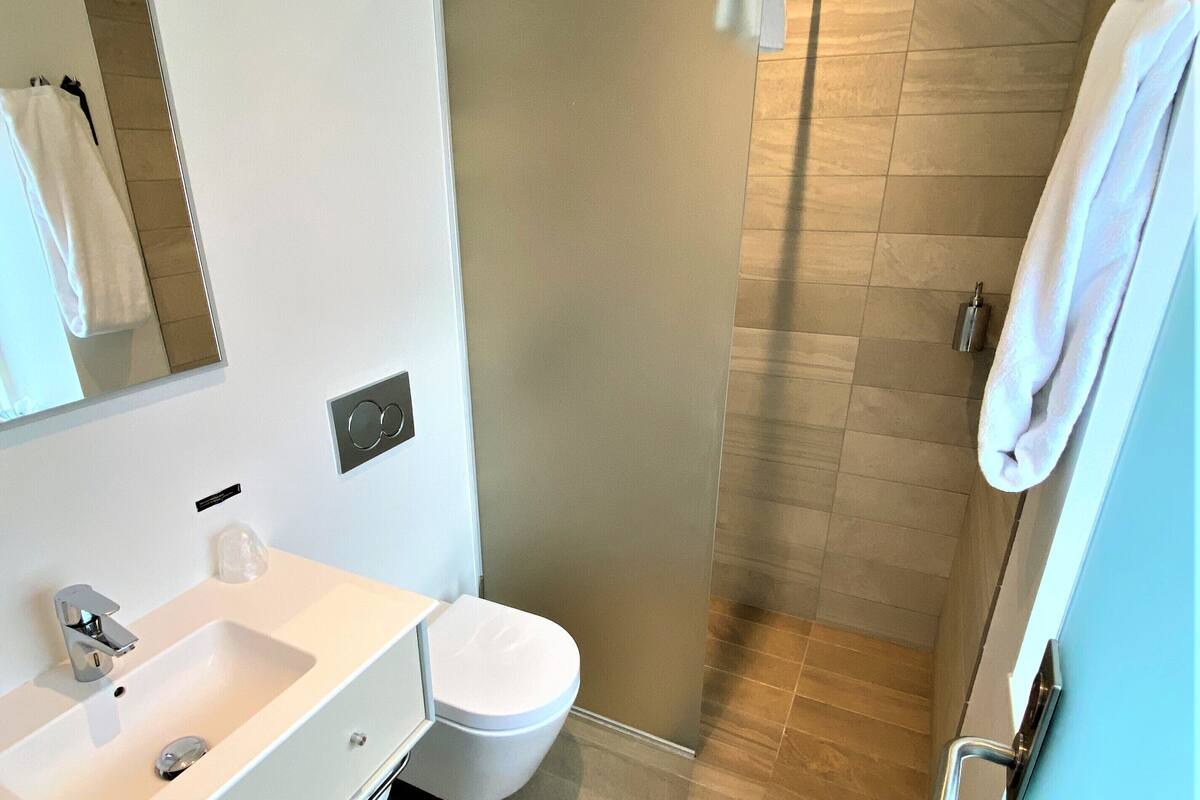 standard single room | 1 bedroom, premium bedding, down duvets, desk